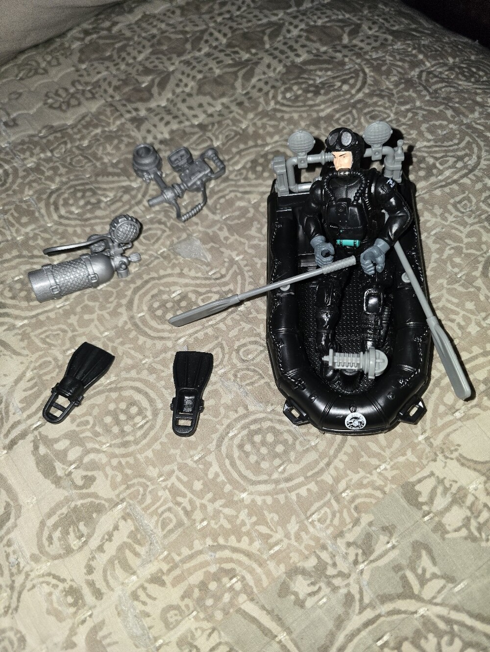 U.S. NAVY SEALS ACTION FIGURE WATERCRAFT